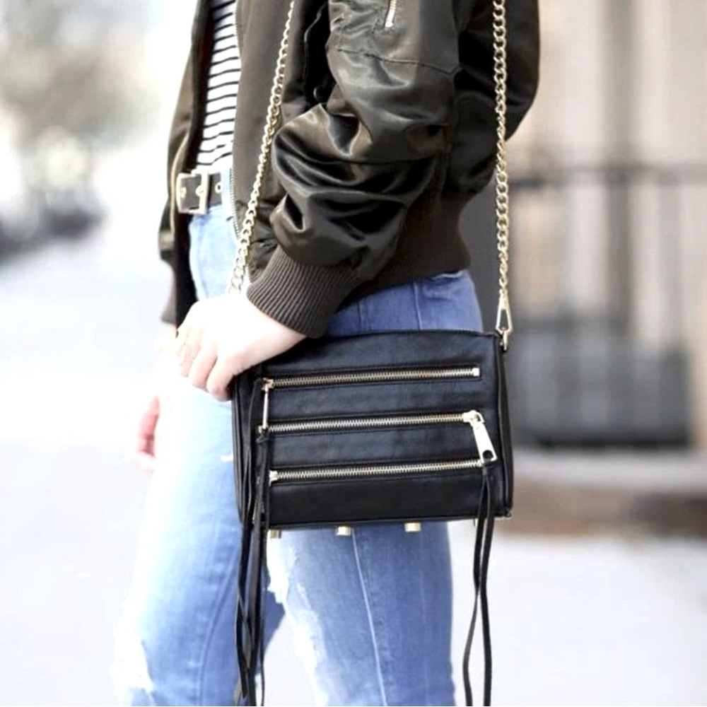 REBECCA MINKOFF Black/Silver 3
Zip Crossbody